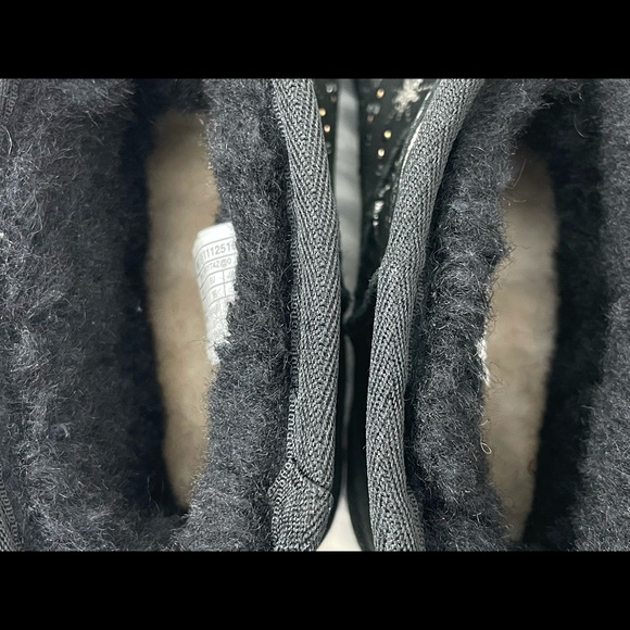 [SOLD] UGG Classic Zodiac Mini Snow Boots Sz 5 - Picture 11 of 12